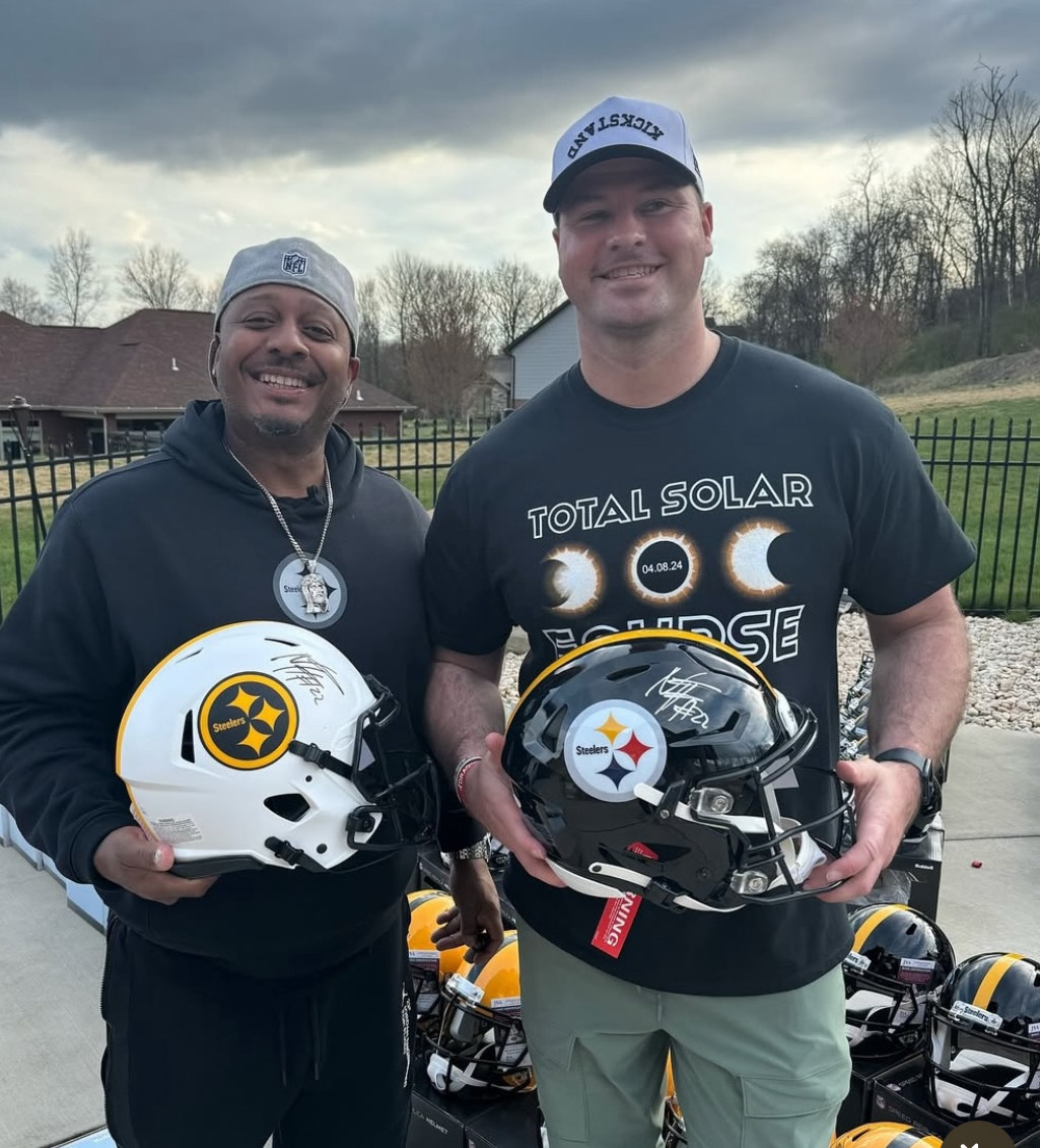 Helmet signing
